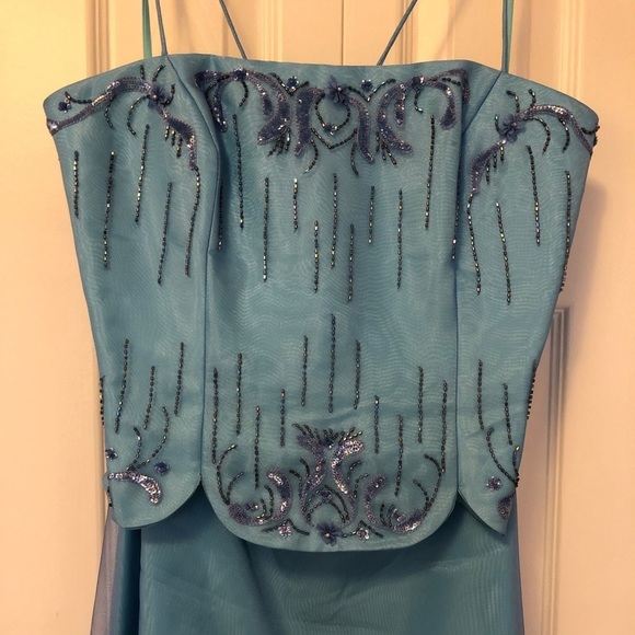 Laura  Ryner Grad/Formal Maxi Dress - Picture 3 of 9